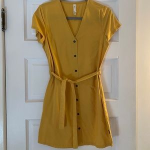 Mustard yellow fall lulus mini/midi dress.